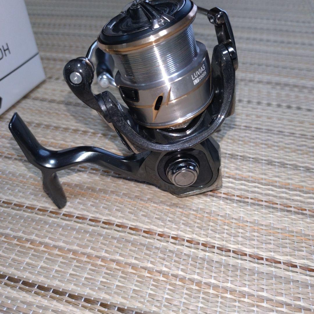 ダイワ20LUVIAS LT2500S-DH スピニングリール