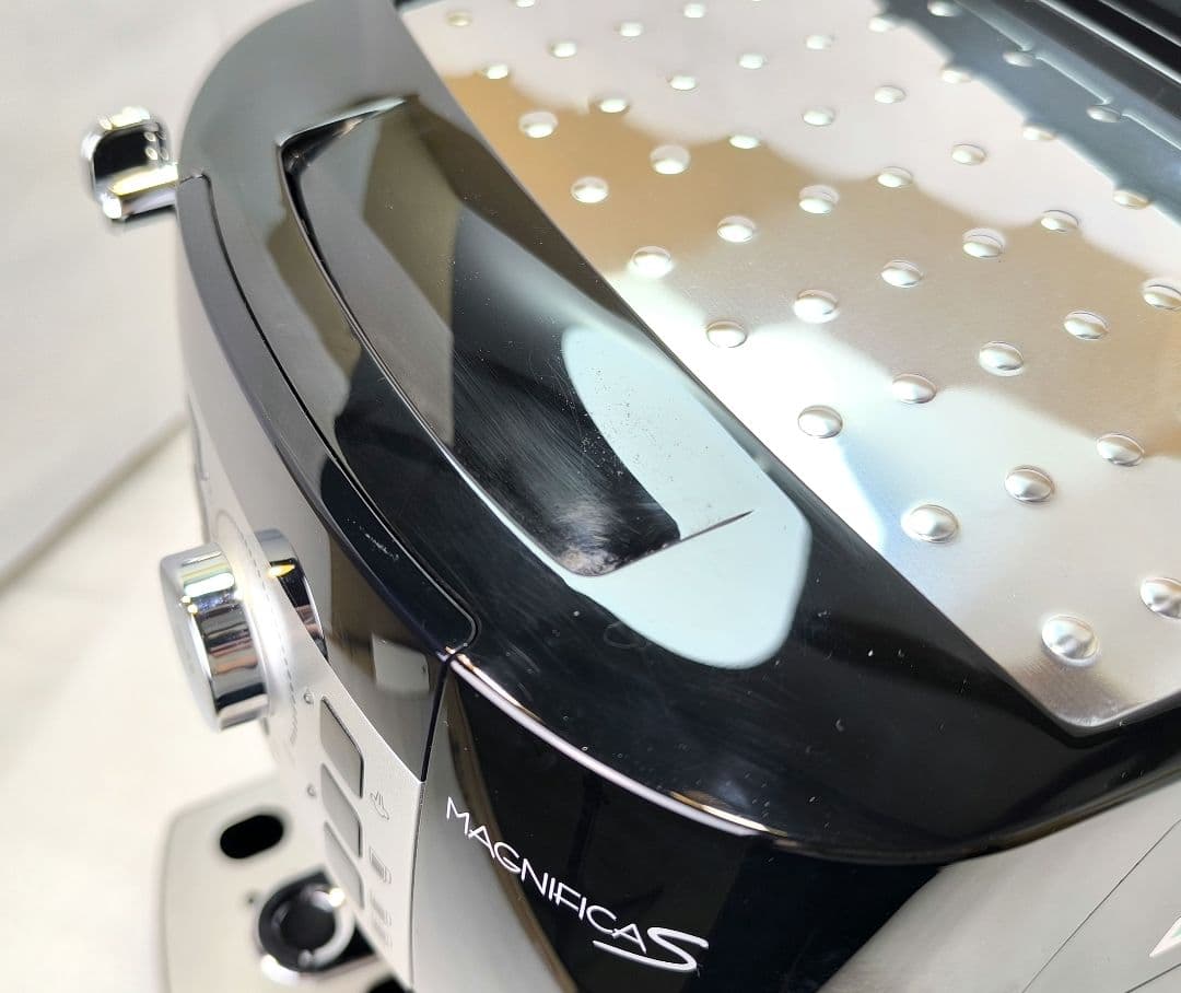 デロンギ　コンパクト全自動コーヒーマシンマグニフィカS ECAM22112B