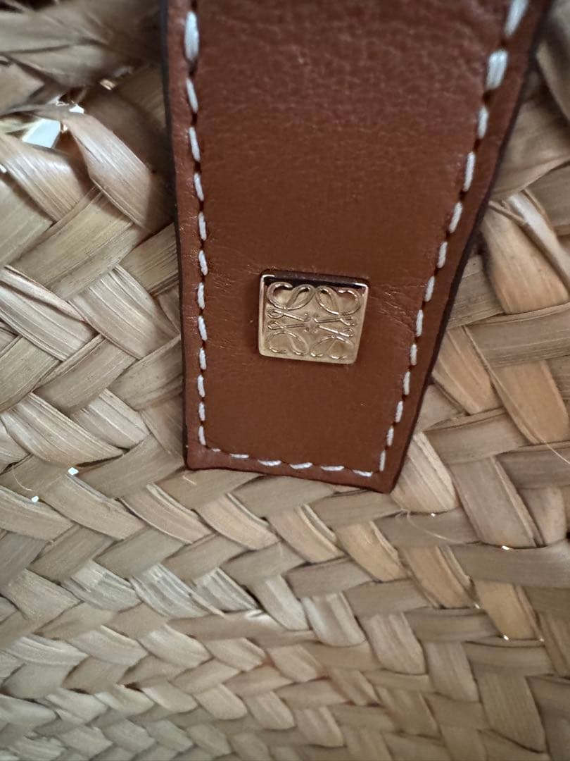 LOEWE ロゴ入りかごバッグ
