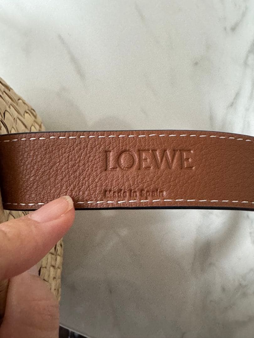 LOEWE ロゴ入りかごバッグ