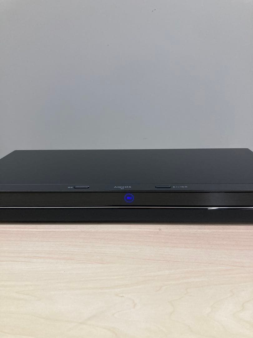 めっちゃ綺麗　1TB3チューナー　シャープ　AQUOS BD-NT 1000