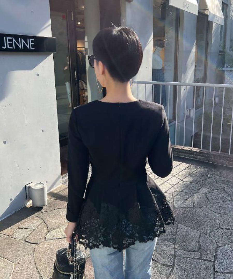 【新品未使用】JENNE ペプラムレース　ブラウス　ブラック