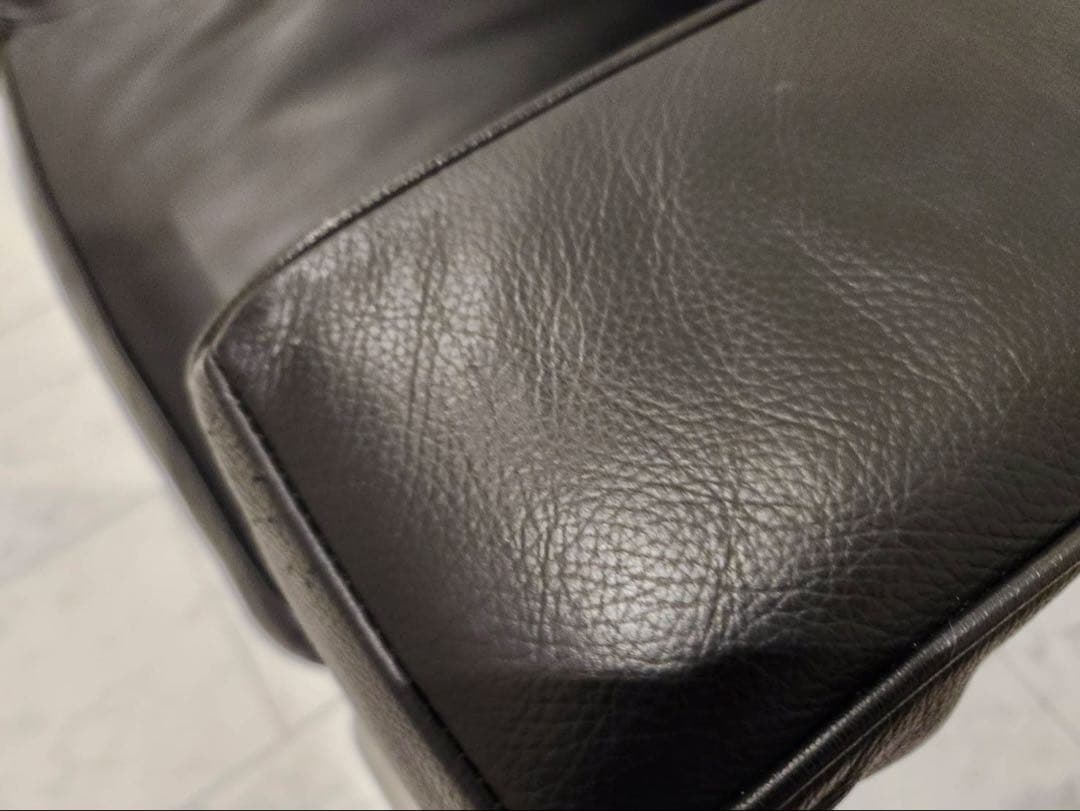 IDC大塚家具　 Le Corbusierル・コルビュジエ　LC2本革3Pソファ