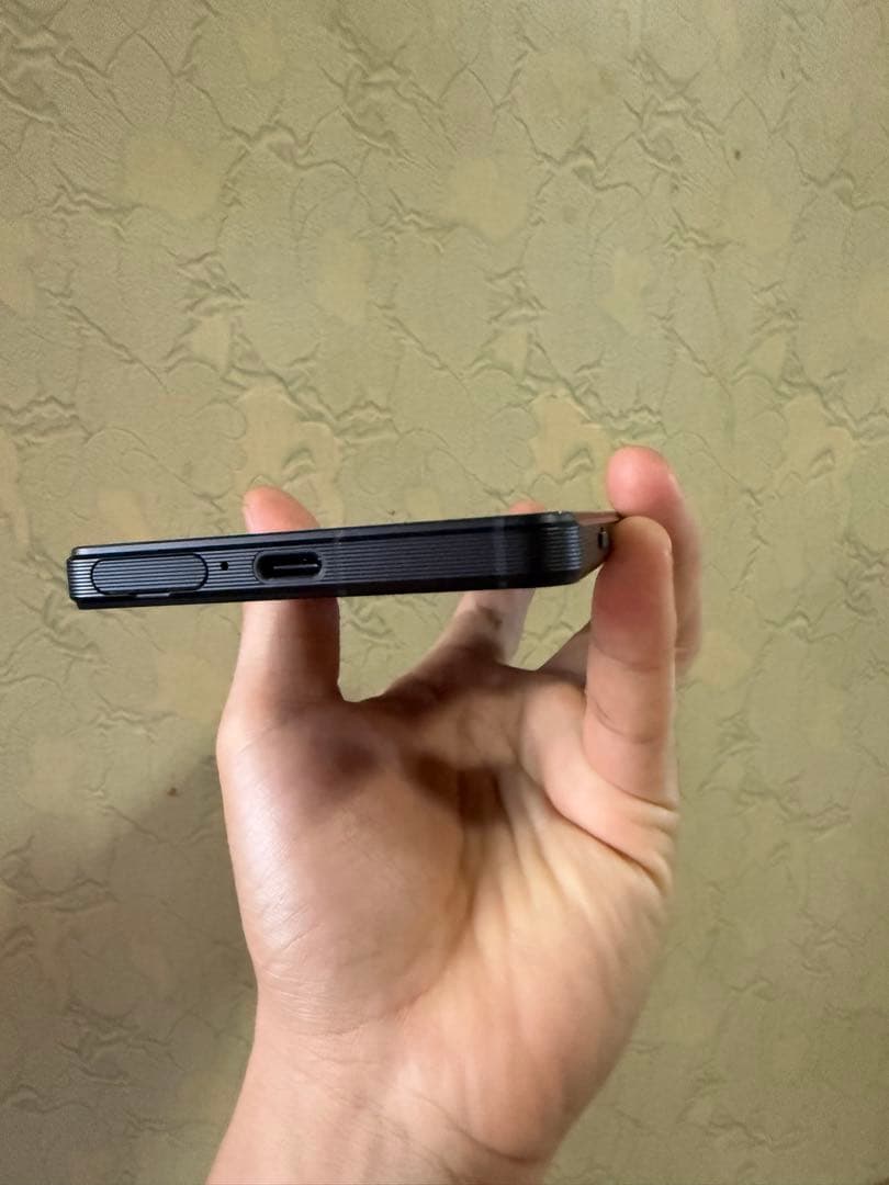 スマホ　XPERIA 1 V 256GB