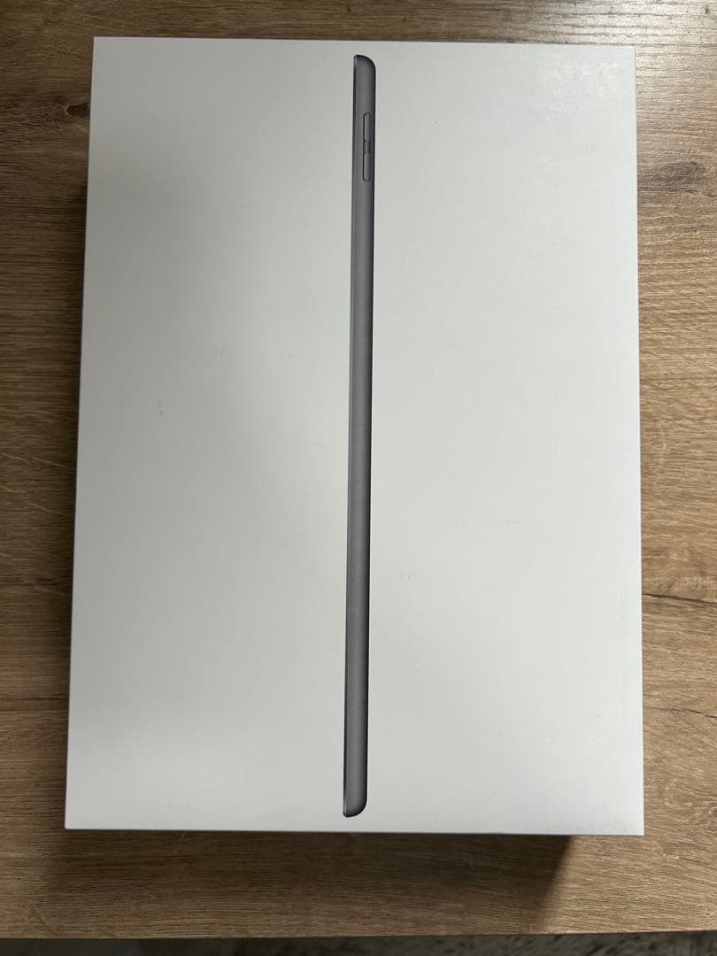 Apple iPad 第8世代　スペースグレー 本体