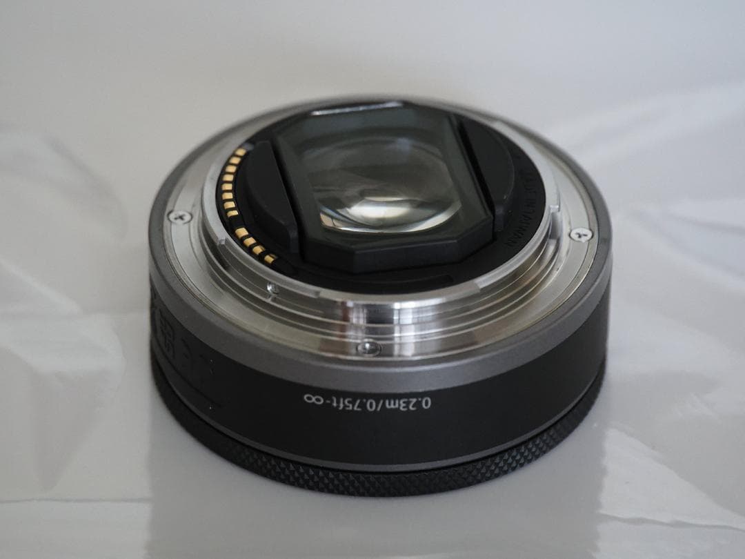 Canon RF 28mm F2.8 STM レンズ フード付き
