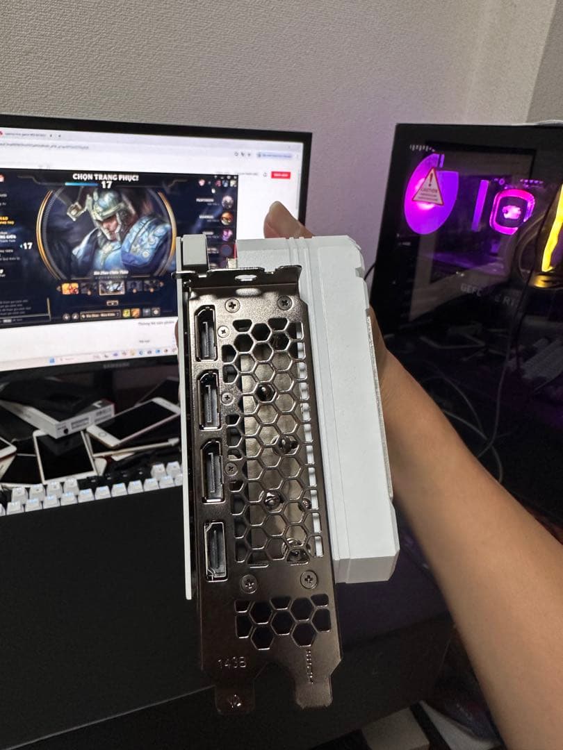 GeForce RTX グラフィックボード ホワイトrtx4070ti sup