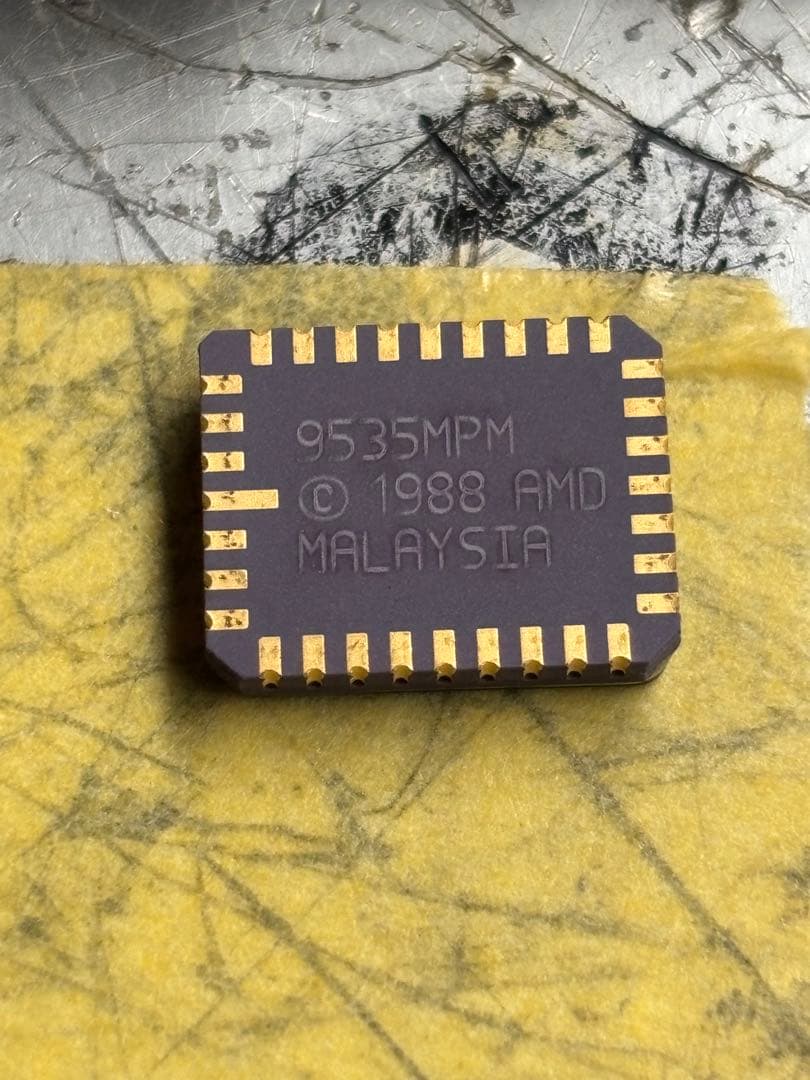 (30個)ICチップAM27C020-150LC。新品同様。未使用。長期保管品