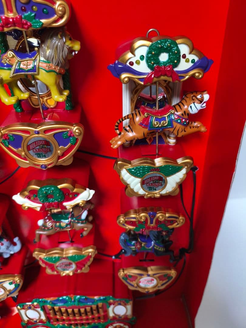 HOLIDAY CAROUSEL ホリデーカルーセル　　クリスマス　サンタ