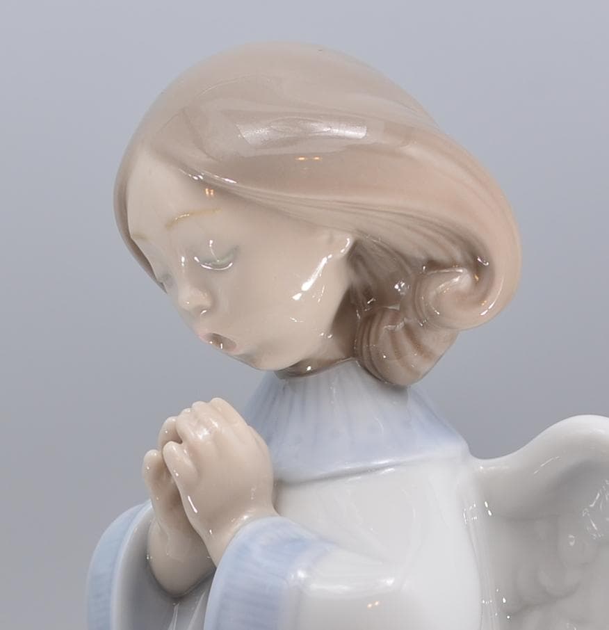 祈る天使　＃4789　★リヤドロ　スペイン　ポーセリン　光沢仕上げ　ヴィンテージ