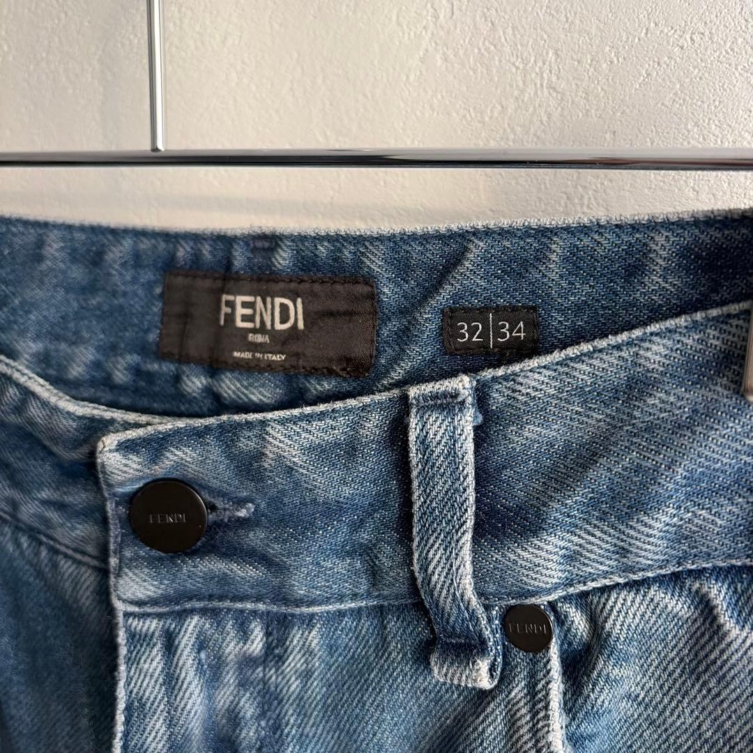 【極美品✨】FENDI デニム　ダメージ加工　ズッカ柄　32 レザーパッチ