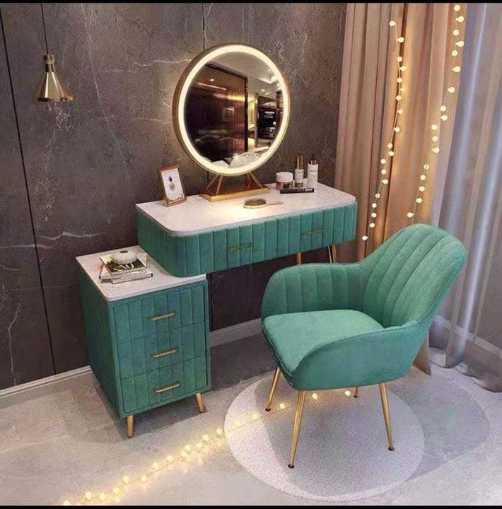 オシャレドレッサー　ベージュデスク引き出し2杯LEDミラー　椅子　棚4点セット