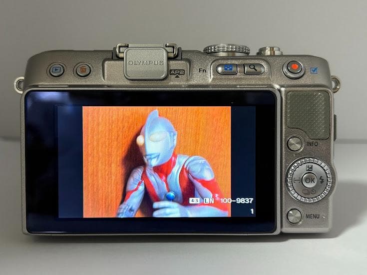 ★極上品★オリンパス OLYMPUS PEN Lite E-PL3 シルバー