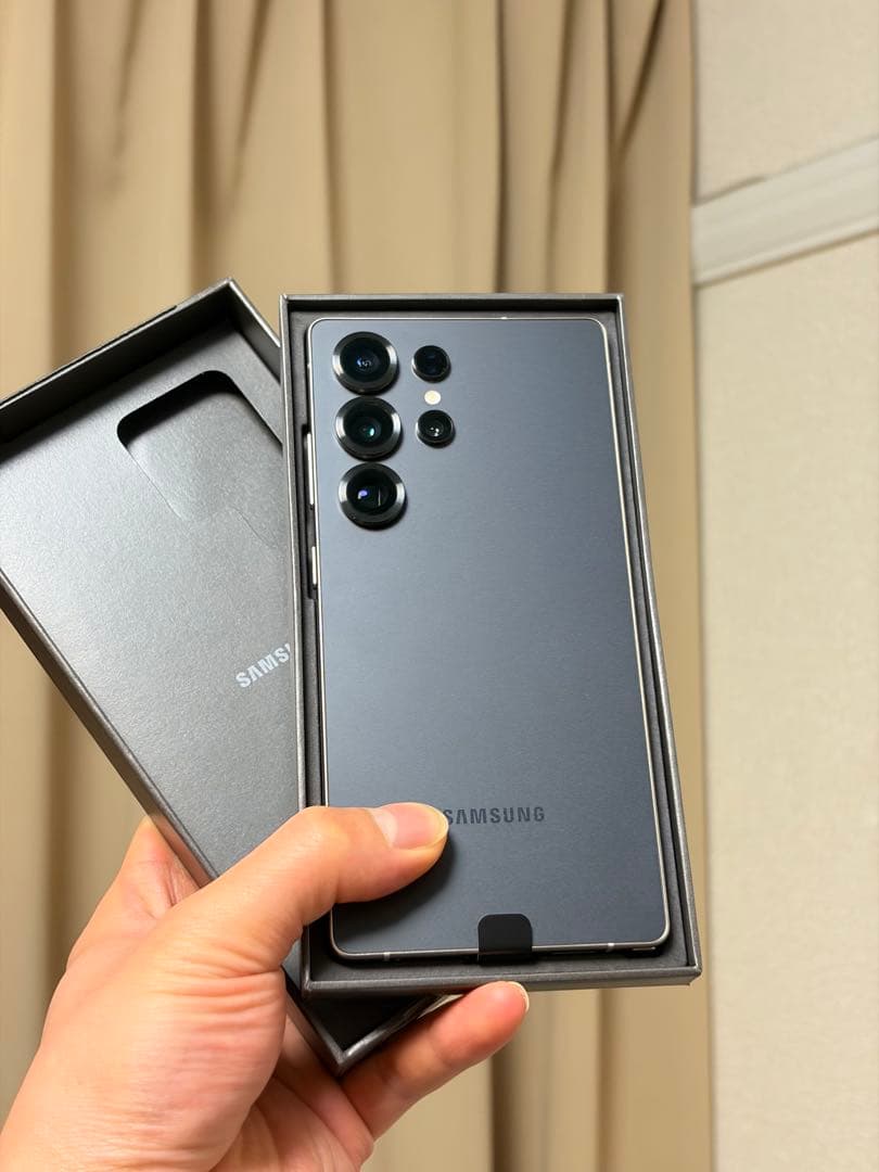 Samsung Galaxy S25 Ultra チタニウムブラック