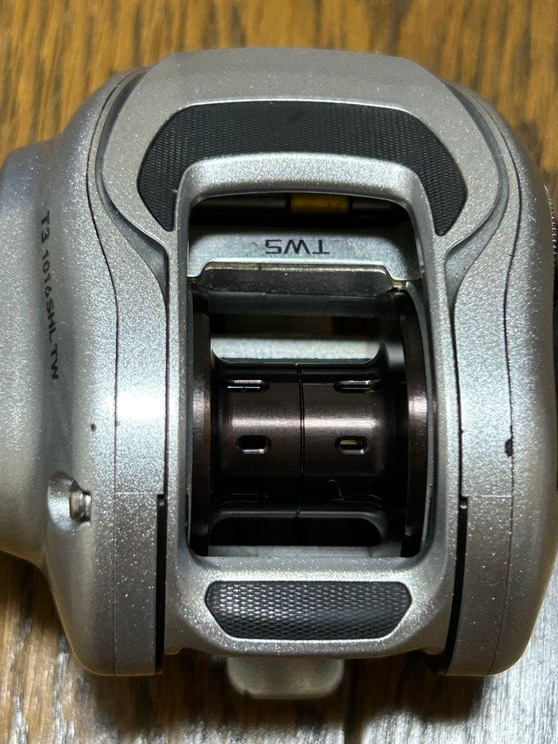 【中古品】ダイワ T3 1016SHL-TW / 1000SVスプール付き