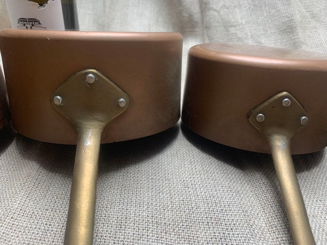 フランス アンティーク 壁掛け装飾に 軽い銅鍋５個セットコッパー 片手鍋 真鍮