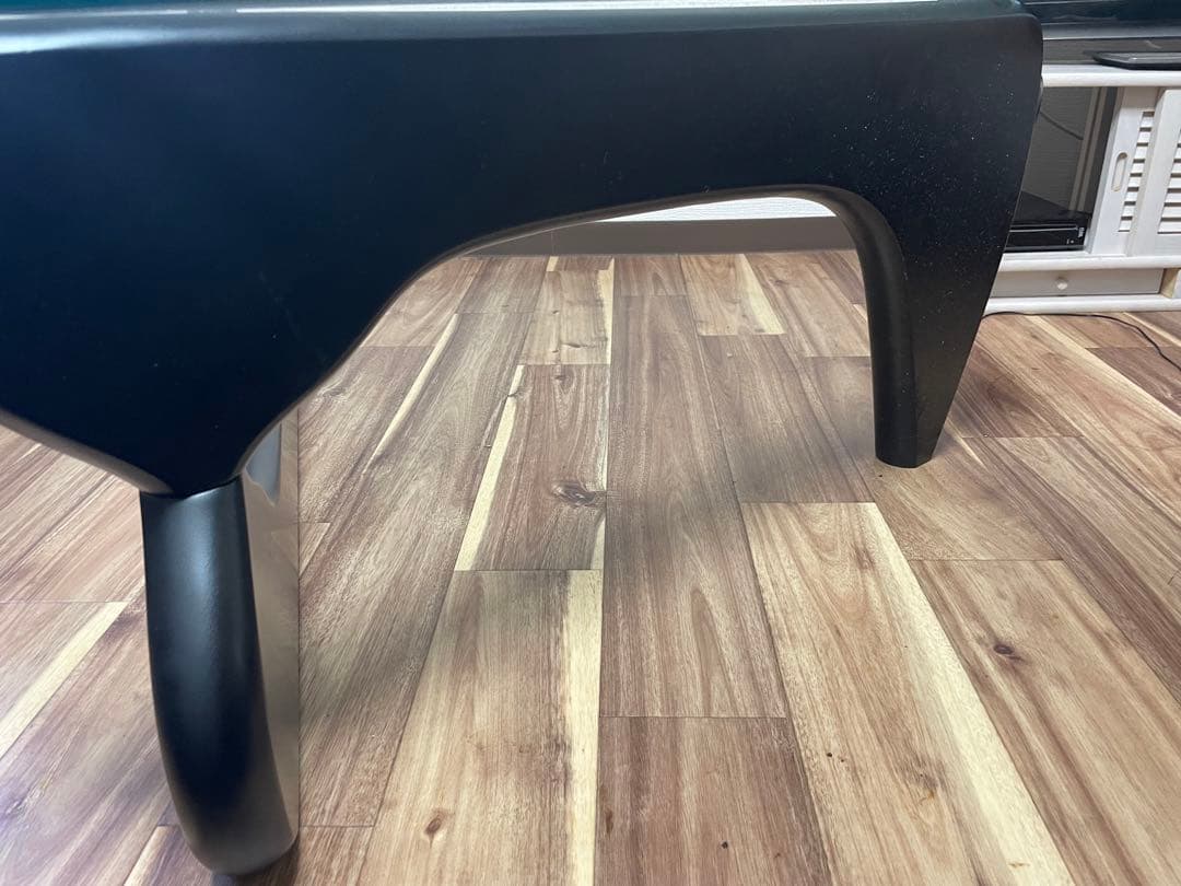 モダン　ローガラステーブル