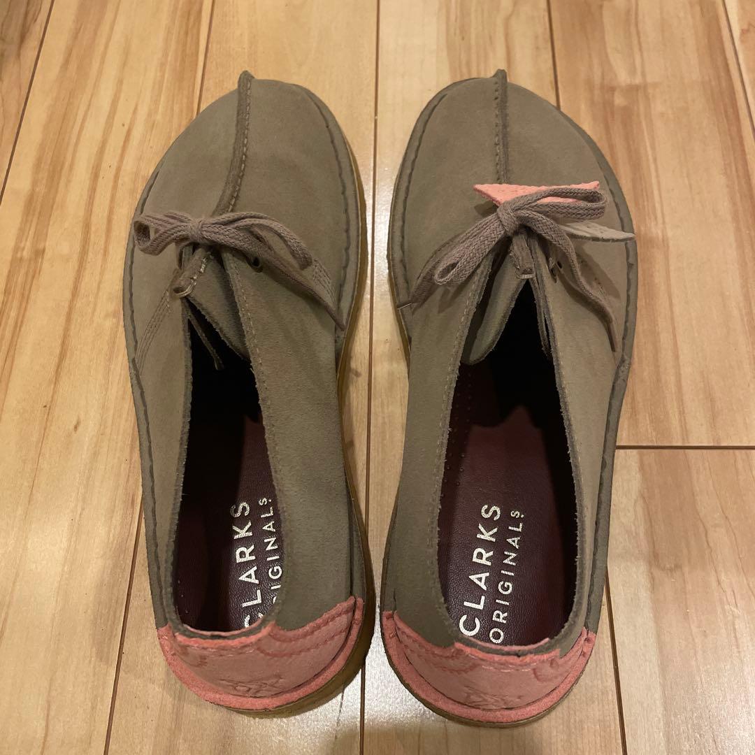 【激レア】　CLARKS ピンク/シャンパーニュ　モカシン　チャッカ　クラークス