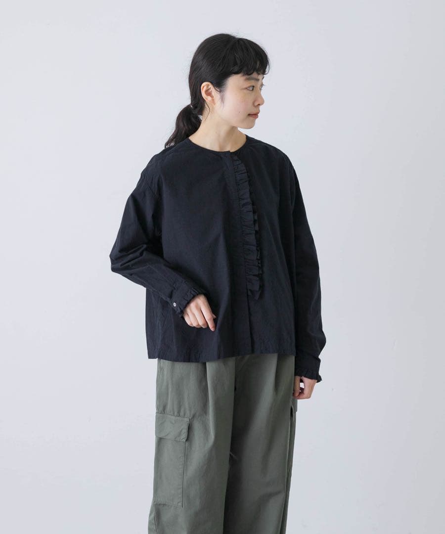 【新品・タグ付き】かぐれ　コットンシルクフリルブラウス　BLACK