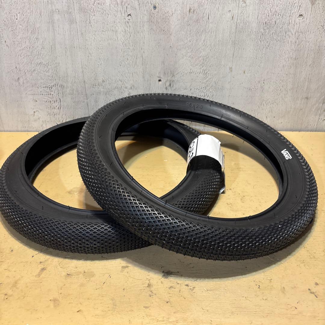 VANS x CULT TIRE BMX タイヤ 16” x 2.3” ブラック