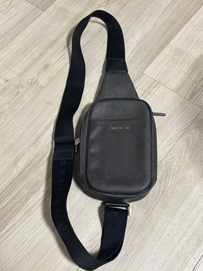 ブルガリウィークエンドボディバック