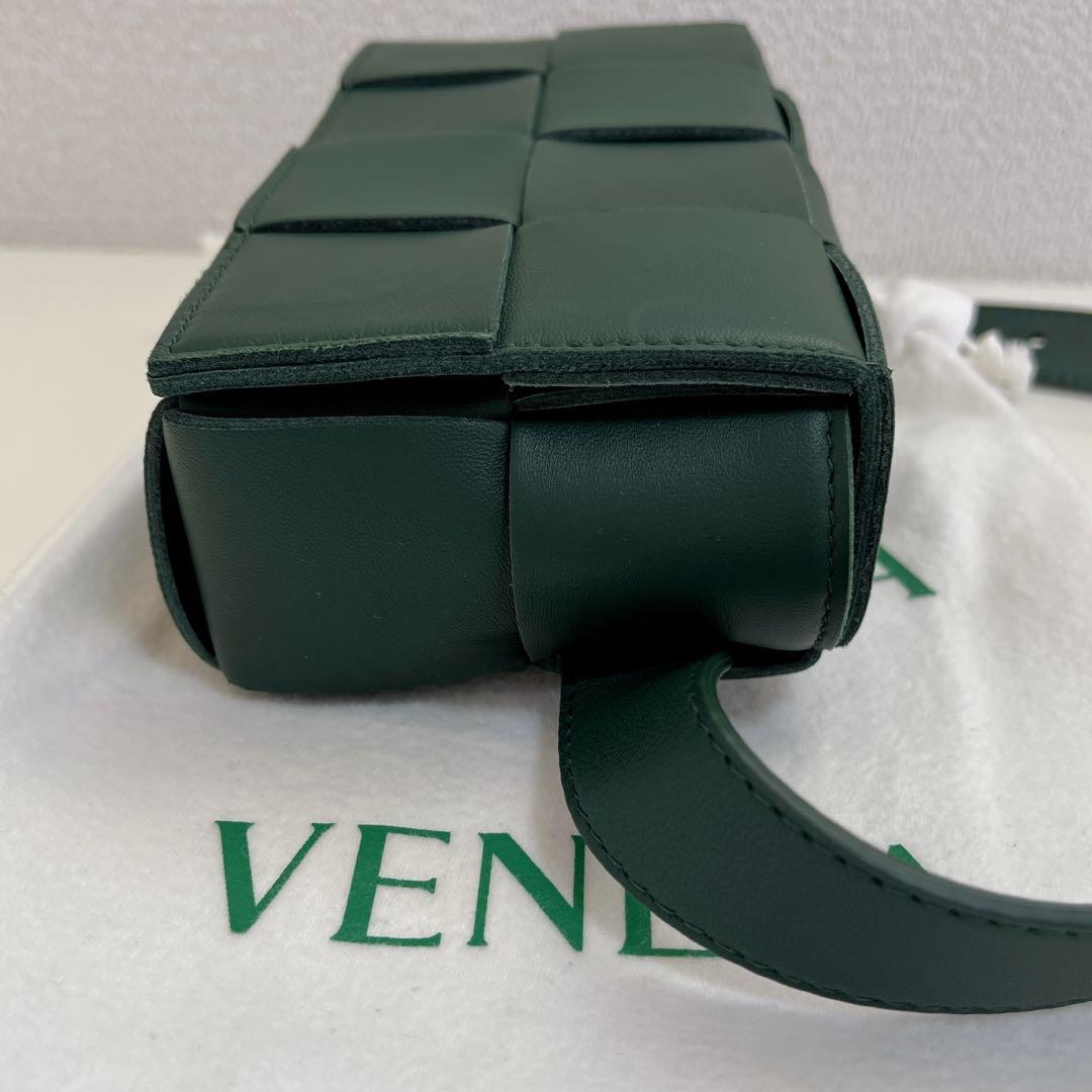 【美品】ボッテガヴェネタ　カセット　ショルダーバッグ　ボディバッグ　グリーン