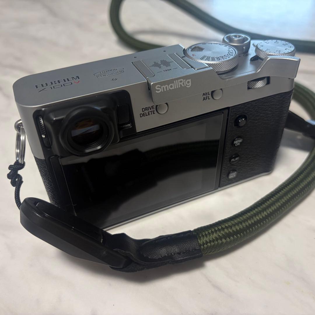 Fujifilm X100V シルバー