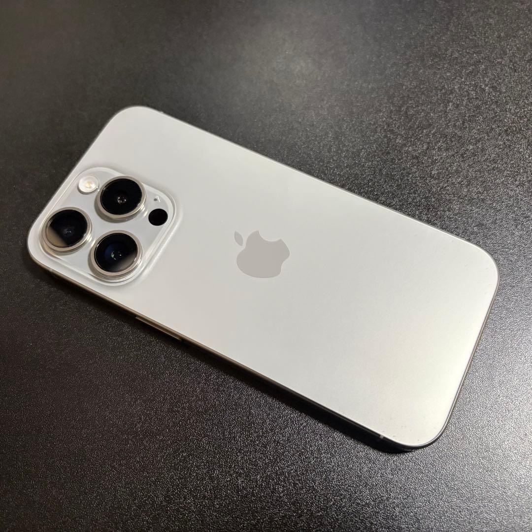 「ゆかりんご 」iPhone15pro ナチュラルチタニウム128GB