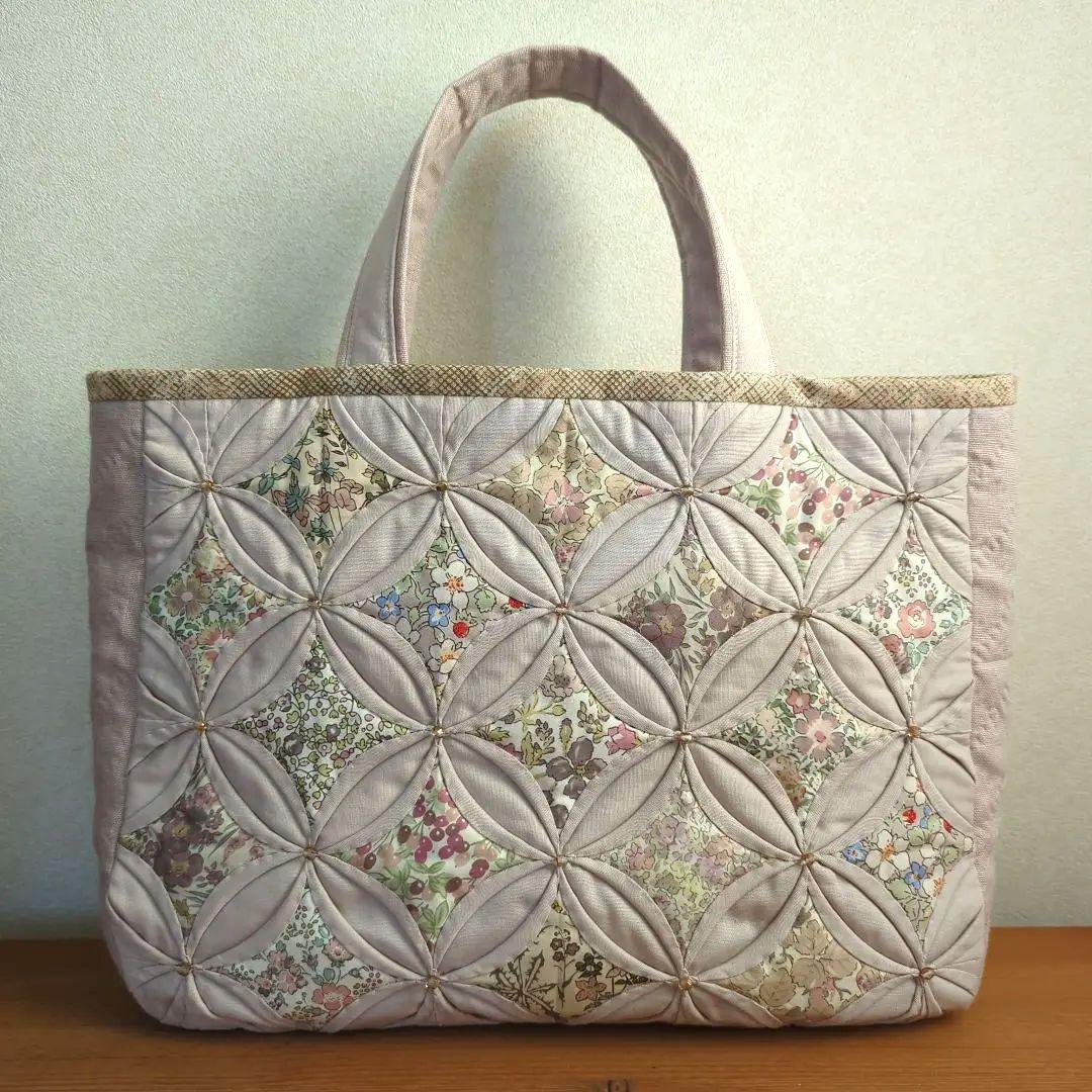 ✿リバティ✕パッチワーク✿　カテドラルウィンドウのバッグ　２点　ふぉれすと様