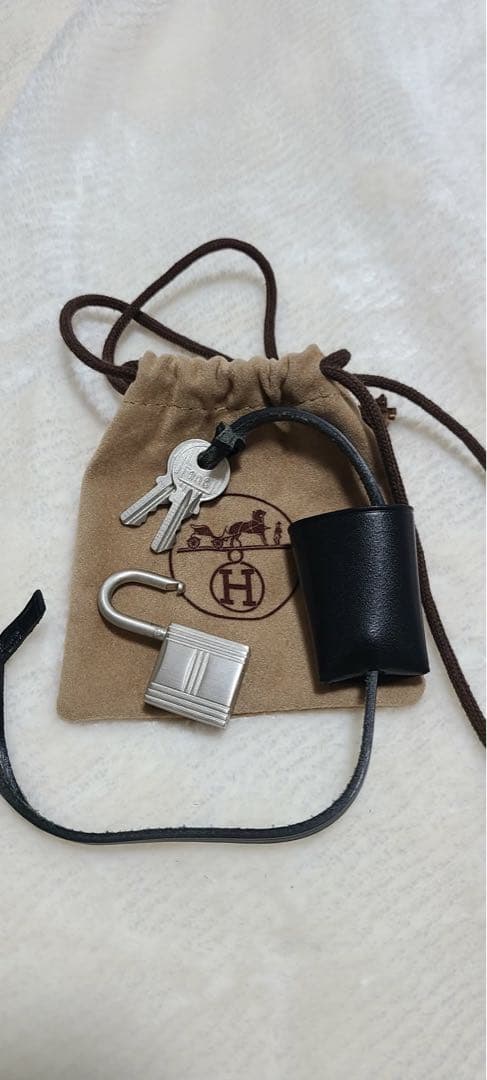 エルメス 南京錠 鍵2本付き シルバー