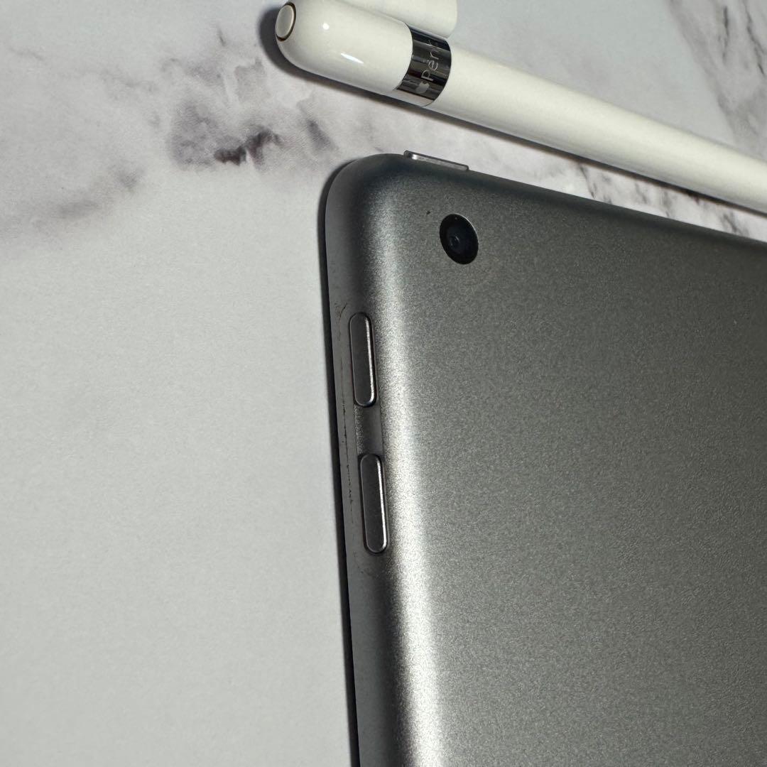 【美品】iPad 第六世代スペースグレー本体とApple Pencilセット