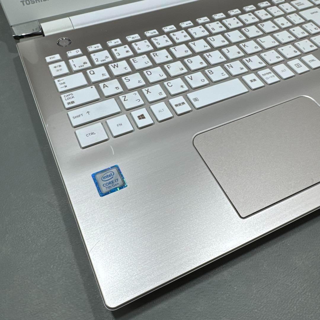 【高性能】東芝サテンゴールド☘7世代i7☘メモリ16GB☘️SSD512GB
