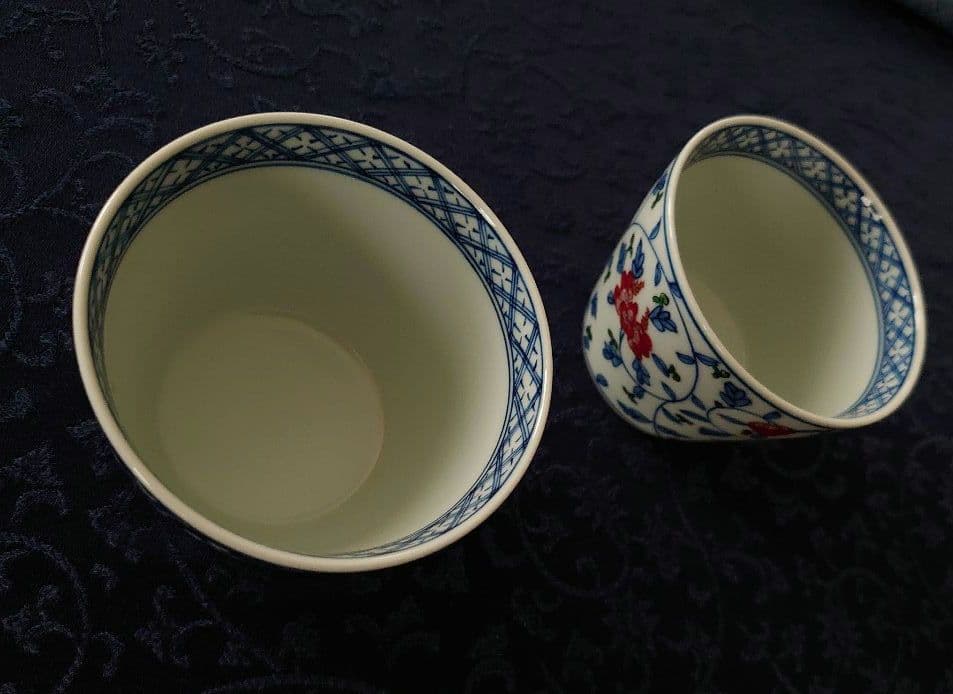 源右衛門窯　染錦牡丹唐草 そば猪口　染付の唐草文様そば猪口　2個　有田焼