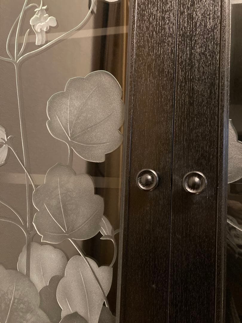 飾り棚　オーダー家具　マットなブラック　美品　ガラス彫刻