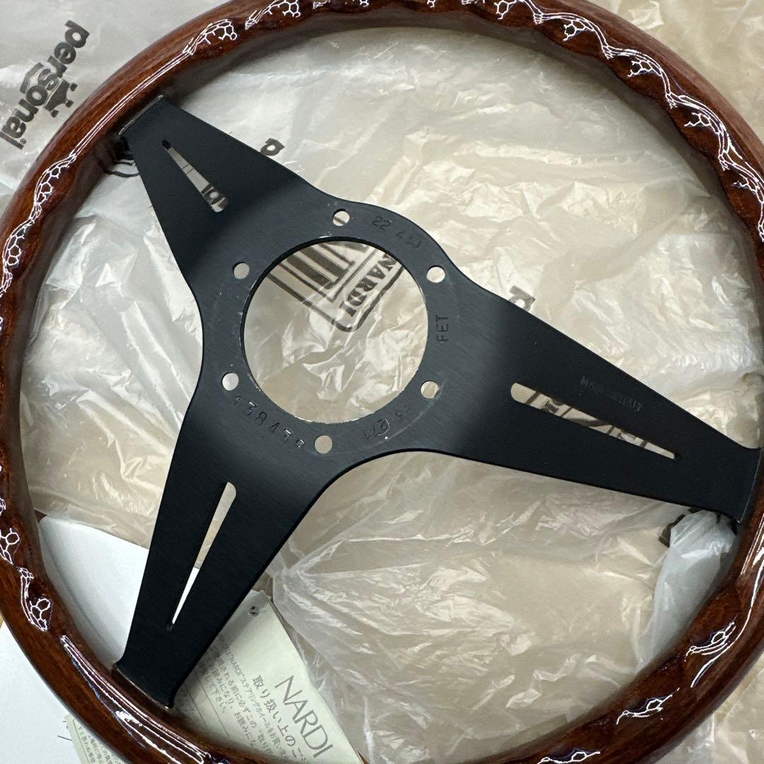 極美品　NARDI クラシックライン　ステアリング