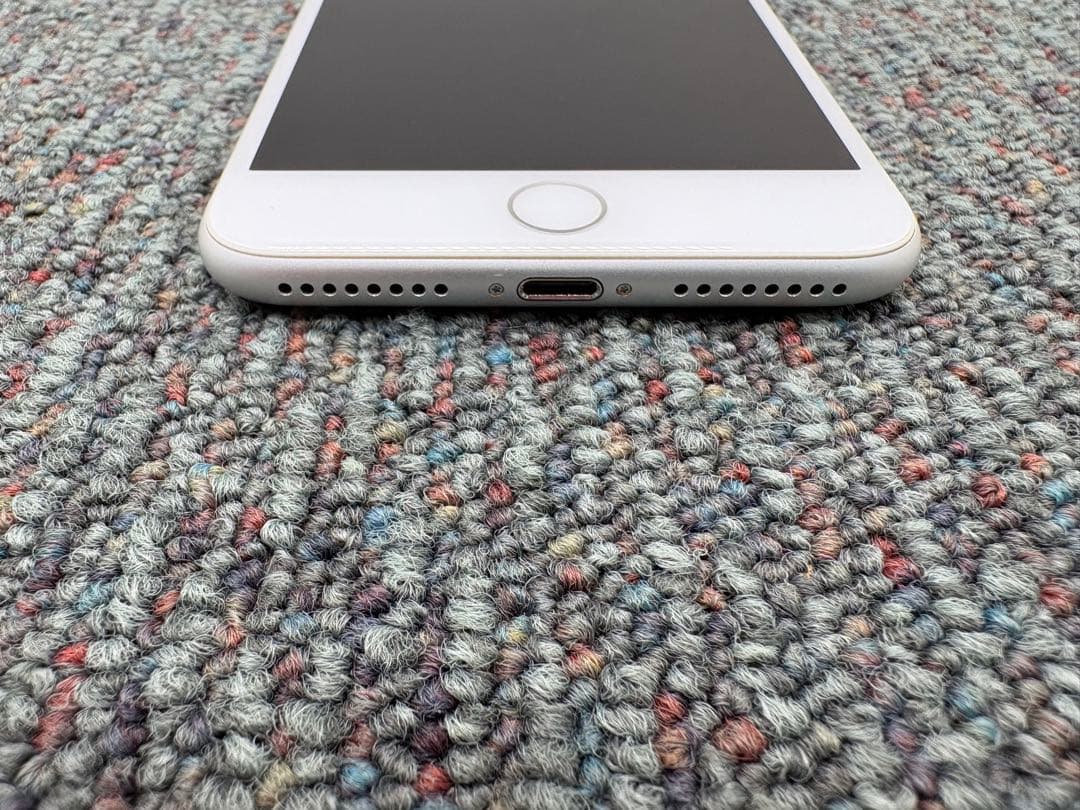 iPhone 8 Plus　64GB　simフリー　Apple　スマホ　969