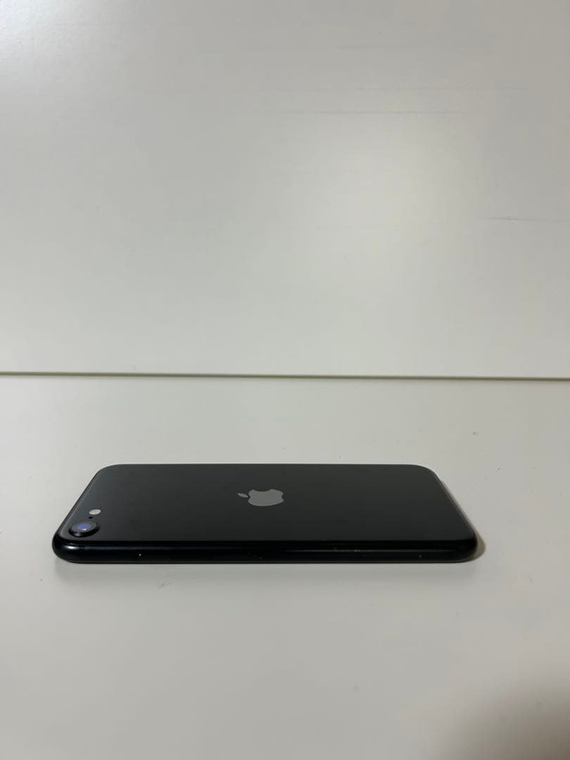 Apple iPhone SE第2世代ブラック 本体