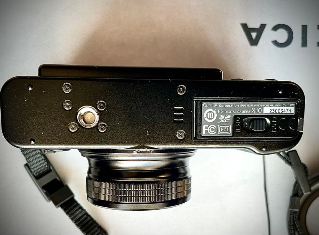 a*y様 美麗品　希少　Fujifilm X10 コンパクトデジタルカメラ