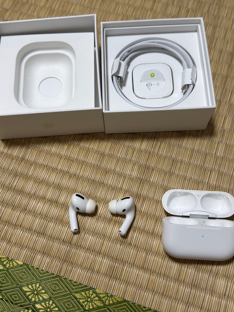 AirPods Pro 第一 世代ホワイト 本体と充電ケーブルセット