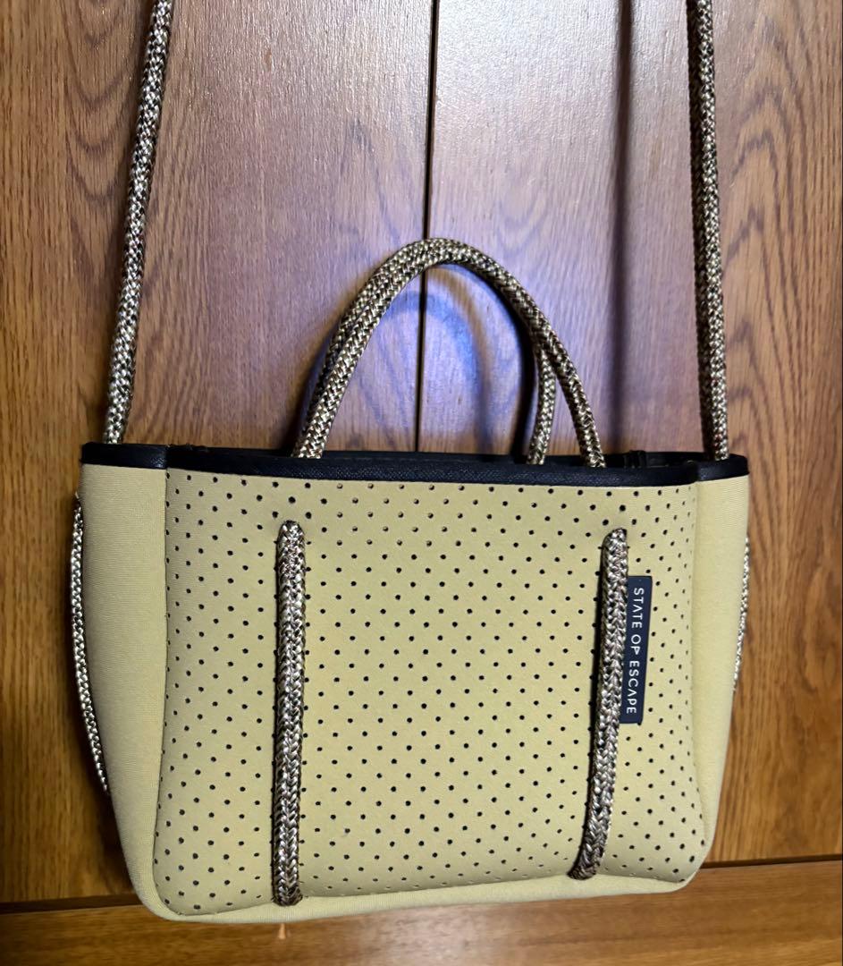 STATE OF ESCAPE穴あきショルダーバッグ．美品