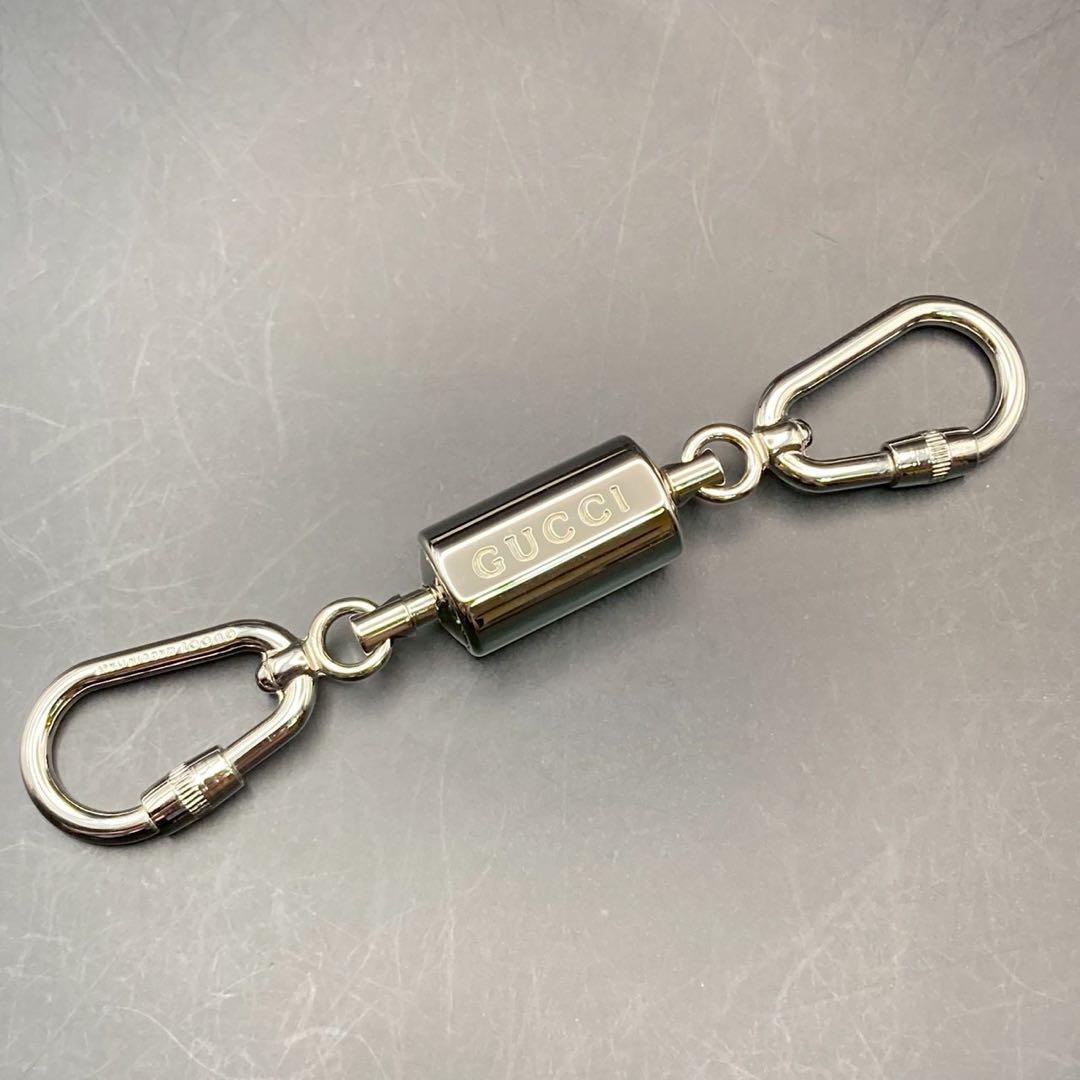 【美品】グッチ　キーリング　キーホルダー　ロゴ刻印　シルバー　カラビナ　箱付き