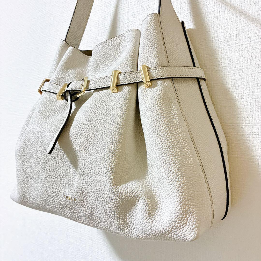 未使用級✨フルラ　アウラ　ショルダーバッグ　ワンショルダー　現行　レザー