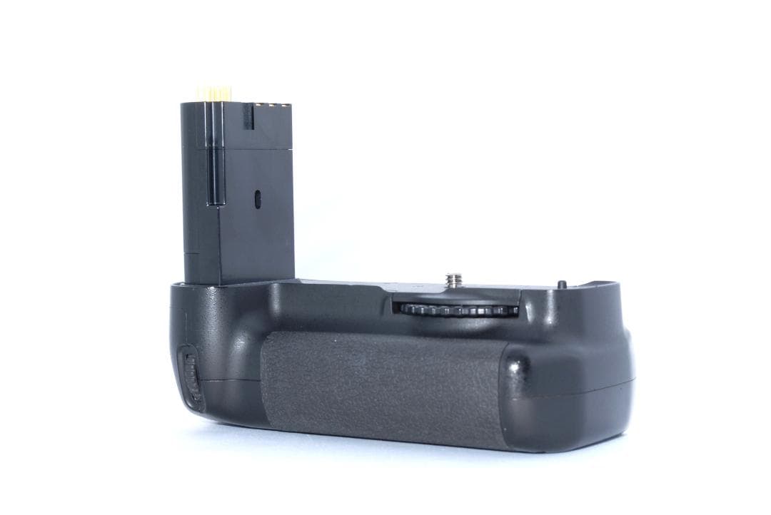 ★Nikon MB-D200 MULTI POWER BATTERY PACK