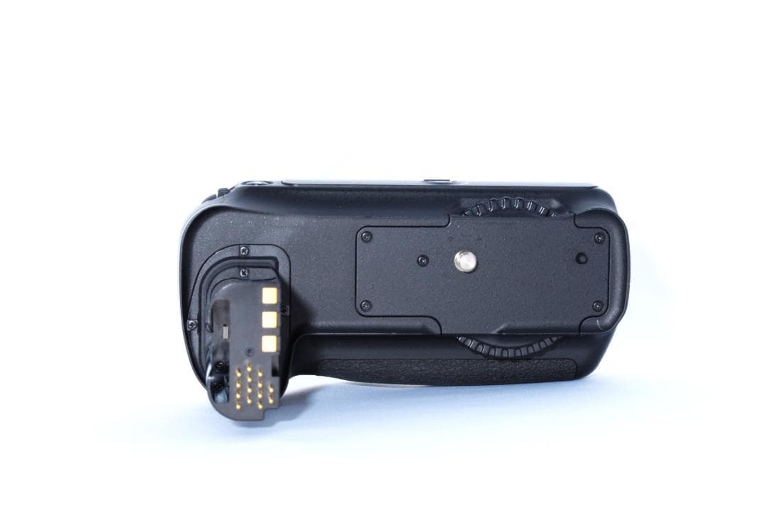 ★Nikon MB-D200 MULTI POWER BATTERY PACK