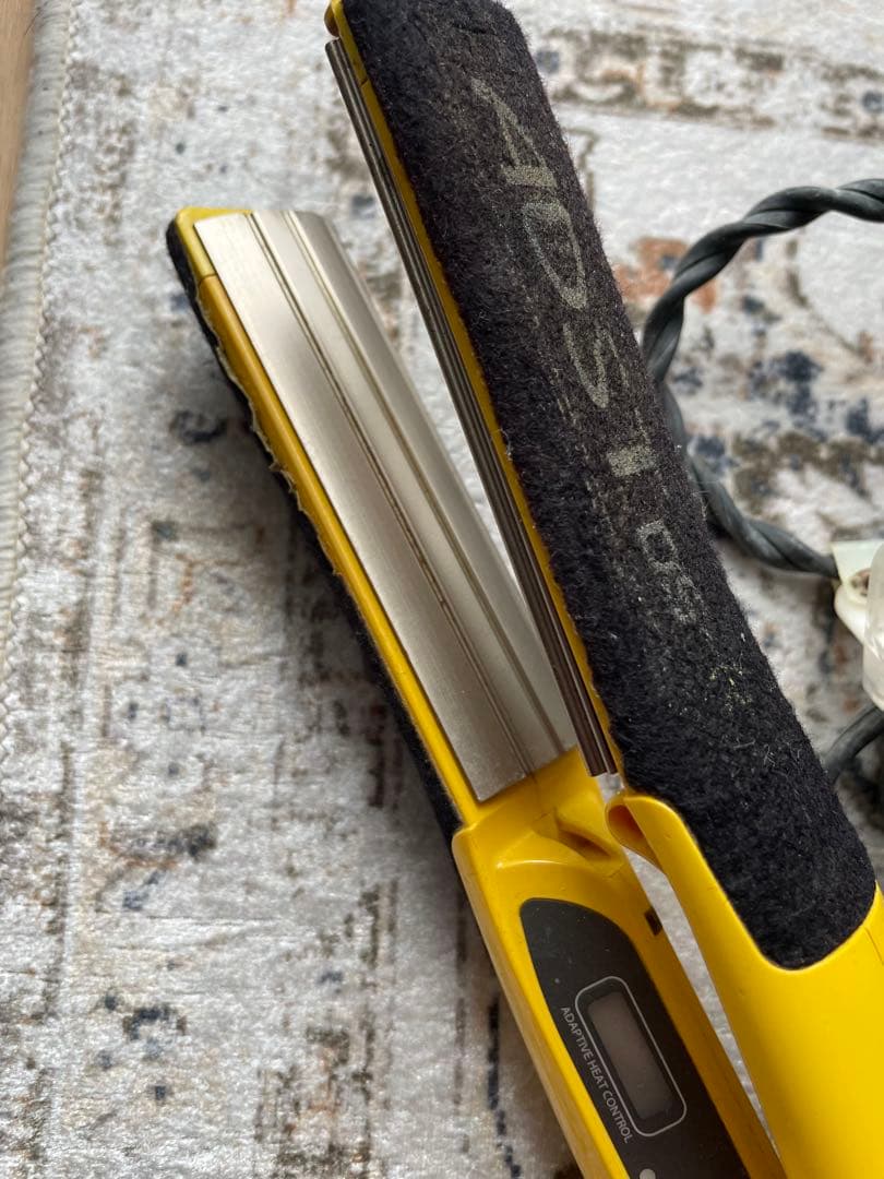 【売り切り】ADST DSR ストレートヘアアイロン イエロー