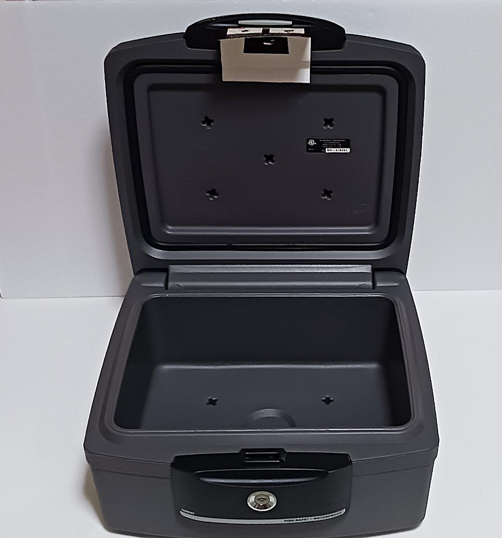 【未使用】　セントリー 耐火 防水 保管庫 金庫 H2100