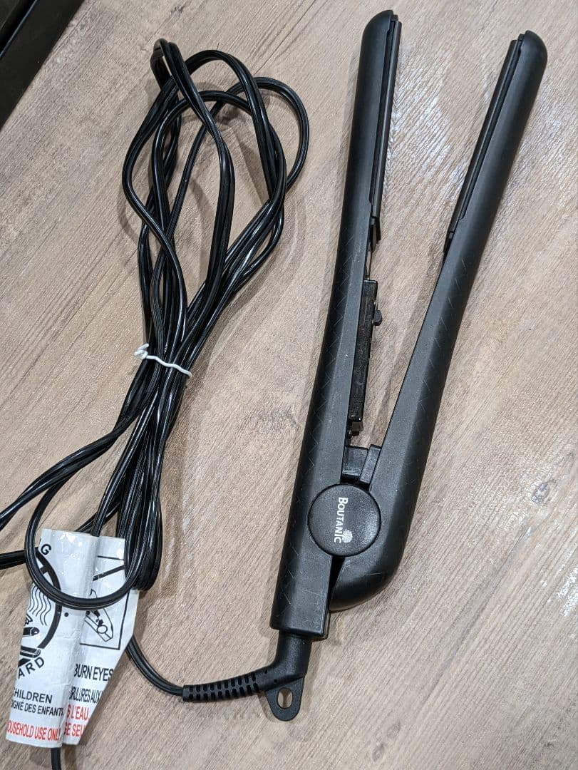 BOUTANIC ボタニック　ストレート　ヘアアイロン ブラック