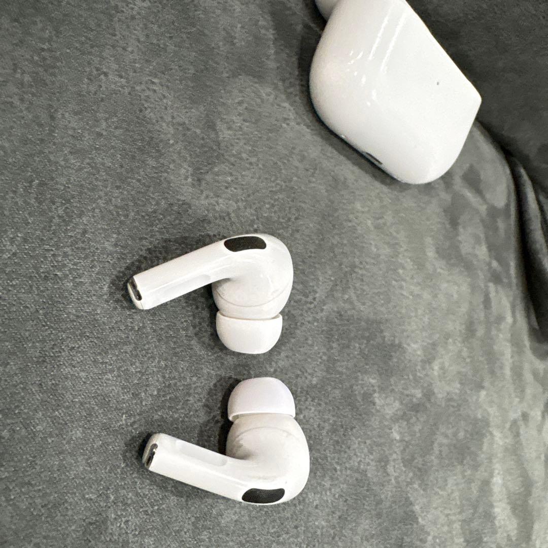 Apple AirPods Pro 第2世代　ワイヤレスイヤホン　ライトニング