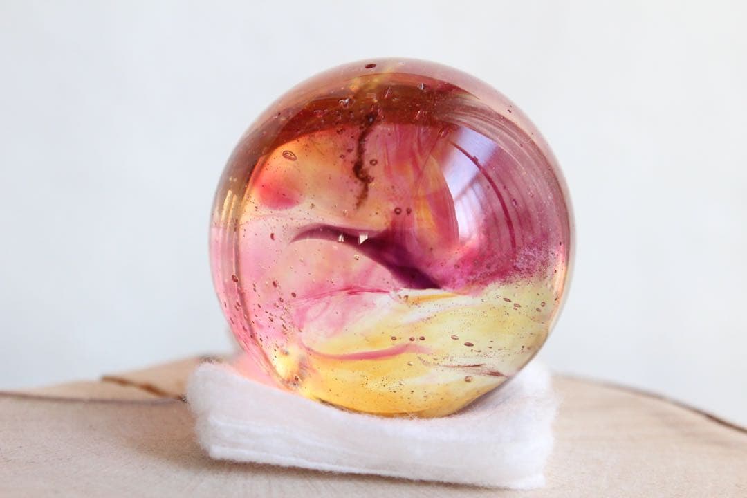 シエラネバダ産アンダラクリスタル　スフィア　マルチカラー（ピンク・イエロー系）