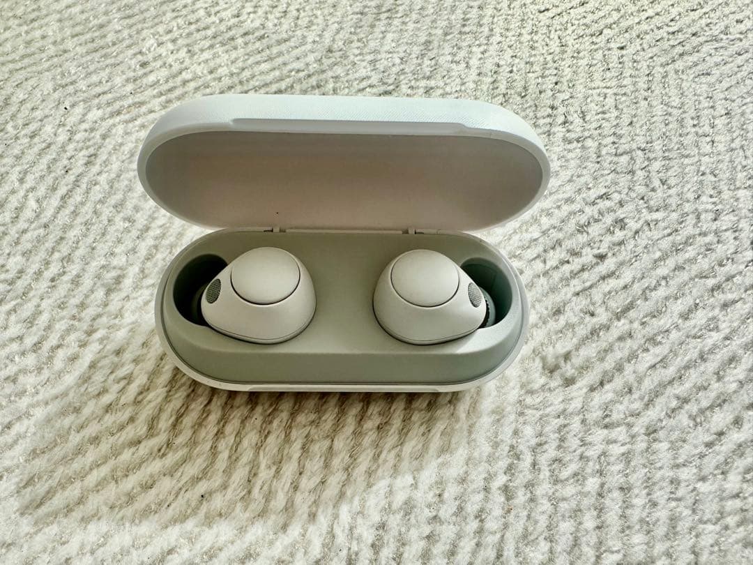 SONY WF-C700N ホワイト　ワイヤレスイヤホン　ケースセット